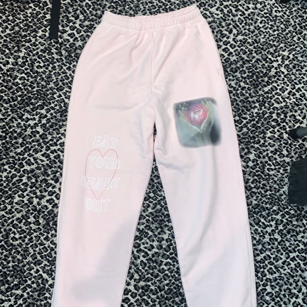 Light pink boys lie sweatpants